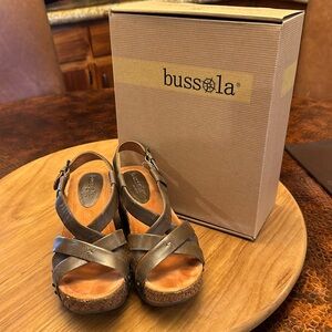 Bussola platform sandals